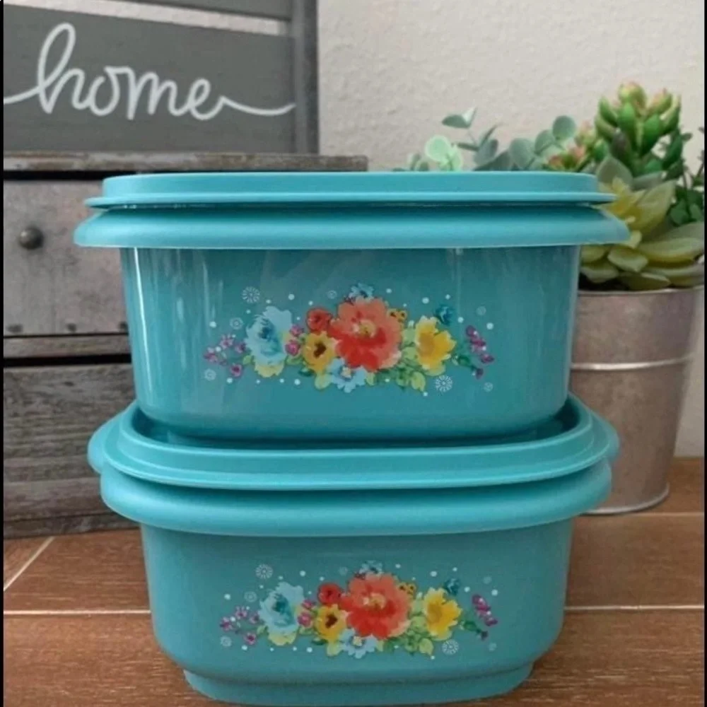 2 New Pioneer Woman 5 cup Storage Bowls